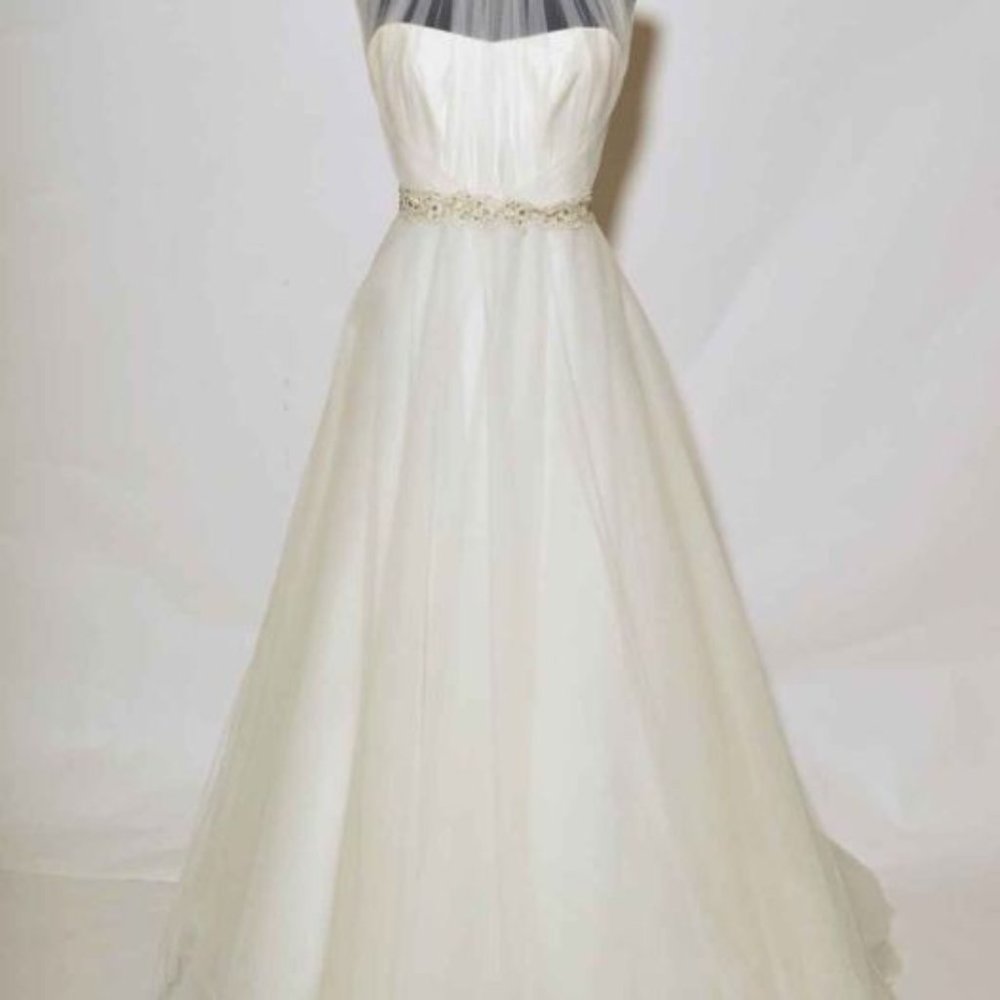 Classic Legends by Romona Keveza gown Style Nr. L259